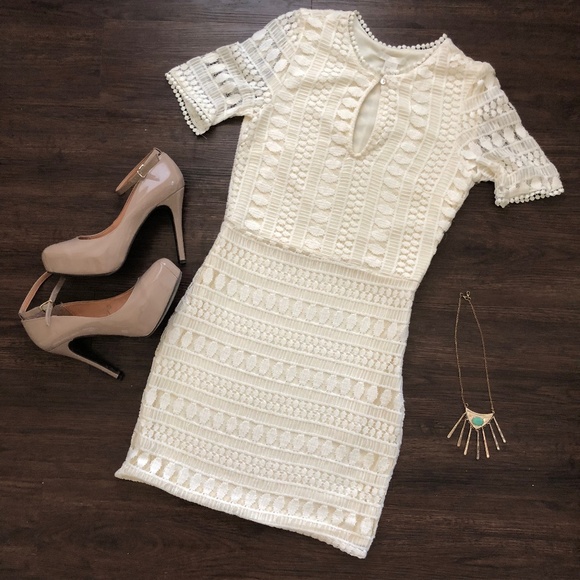 H&M Dresses & Skirts - FINAL PRICE 🗣 H&M Ivory Laced Dress Short Sleeve